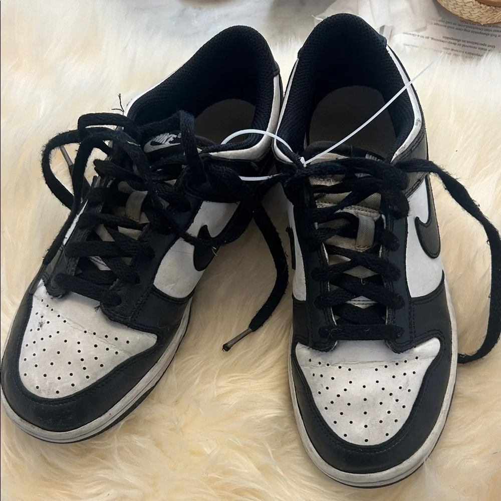 Nike Panda Unisex and White Sneakers 5.5y